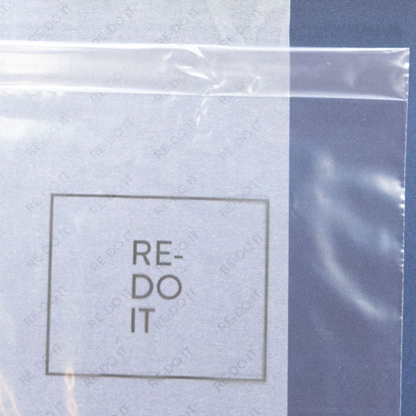 Packaging: la camicia nel suo sacchetto
